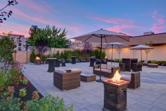 2016-07-26WindsorCourtyardCocktailHour01